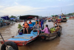 Du lịch nội địa loay hoay giành giật du khách